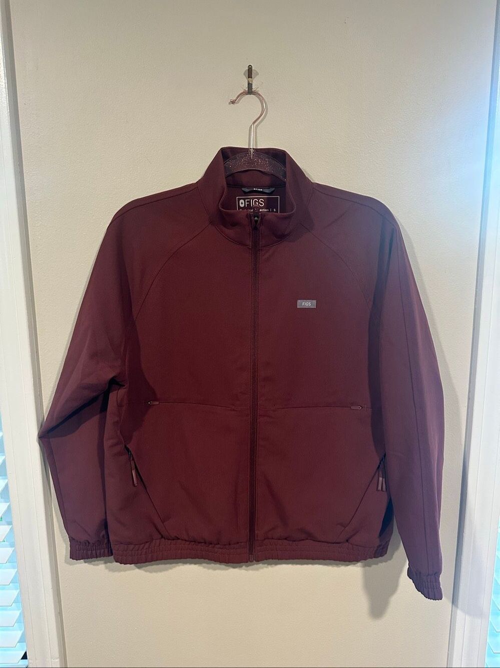 FIGS Cobaki Scrub Jacket Size Small Burgundy Women’s Style Name Sydney